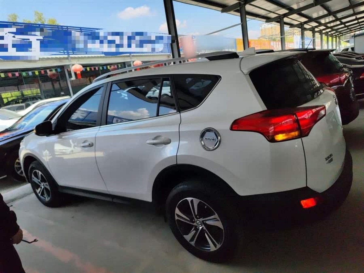 豐田 RAV4榮放  2015款 2.0L CVT兩驅(qū)風(fēng)尚版圖片