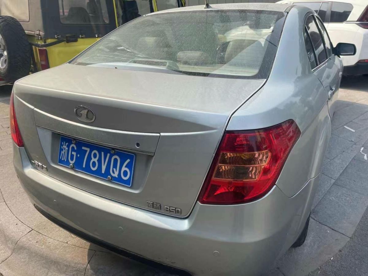 奔騰 B70  2010款 2.0L 自動(dòng)導(dǎo)航型圖片