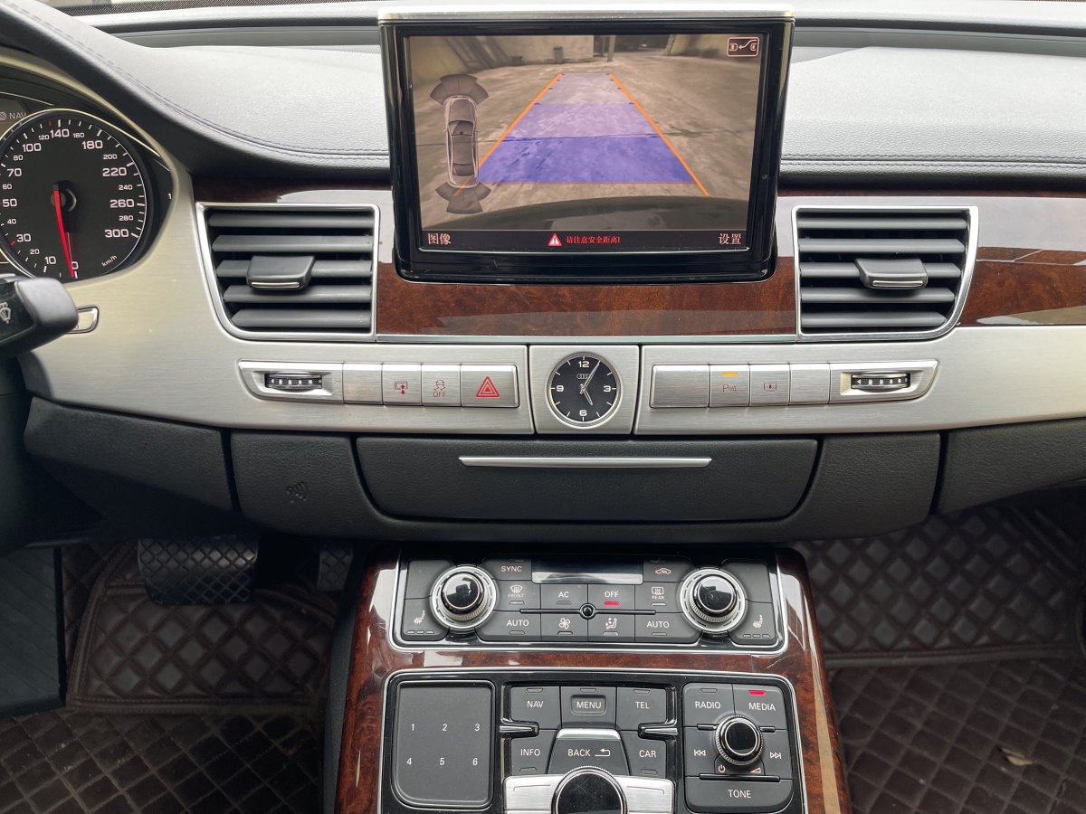 奧迪 奧迪A8  2012款 A8L 45 TFSI quattro豪華型圖片