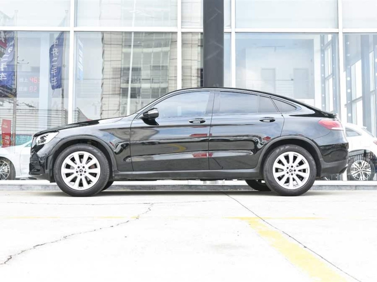 奔馳 奔馳GLC  2021款 GLC 260 4MATIC 轎跑SUV圖片