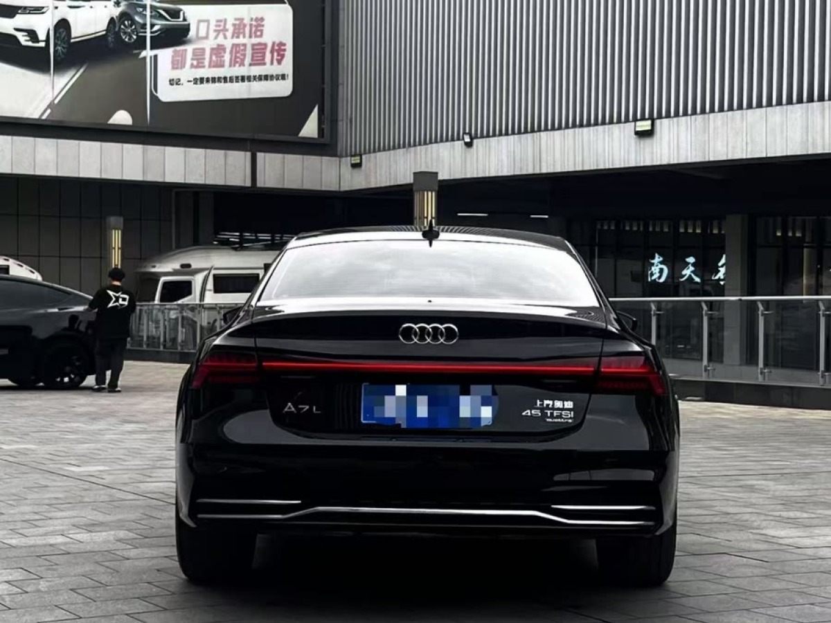 奧迪 奧迪A7L  2023款 45 TFSI quattro S-line 影武士版圖片