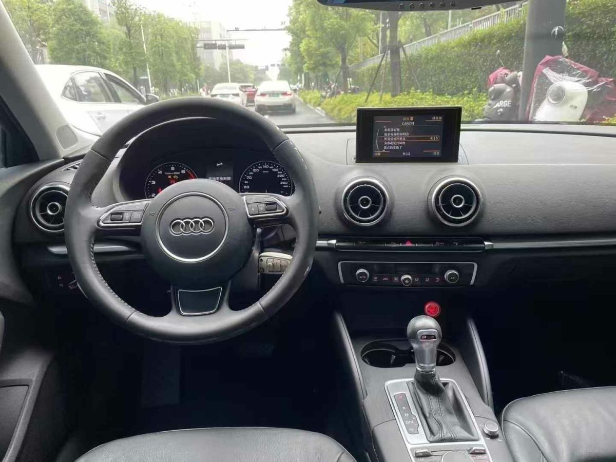 奧迪 奧迪A3  2015款 A3 1.4TFSI 35TFSI 百萬紀(jì)念智領(lǐng)型圖片