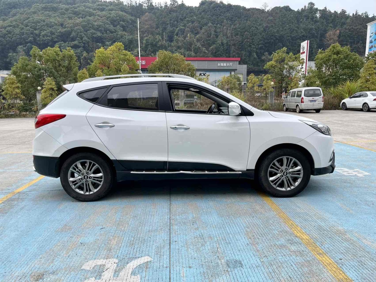 現(xiàn)代 ix35  2015款 2.0L 自動兩驅(qū)智能型 國V圖片