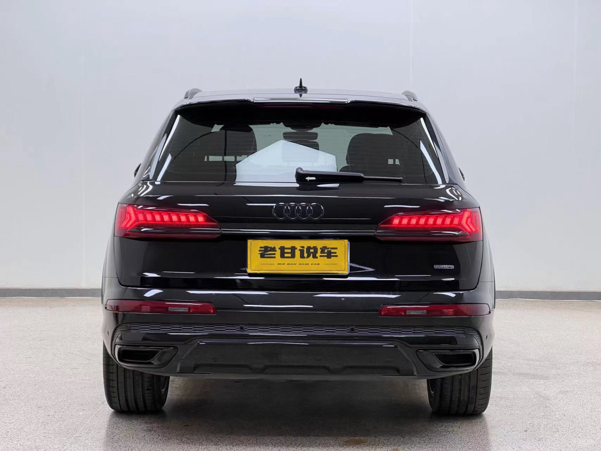 奧迪 奧迪Q7  2023款 55 TFSI quattro S line冰雪運(yùn)動(dòng)版圖片