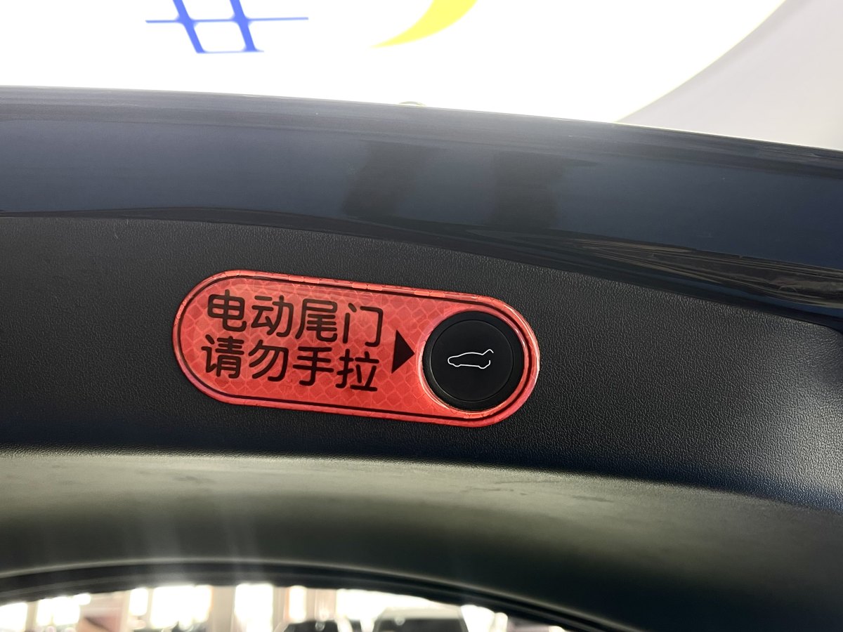 特斯拉 Model 3  2021款 標(biāo)準(zhǔn)續(xù)航后驅(qū)升級版 3D6圖片