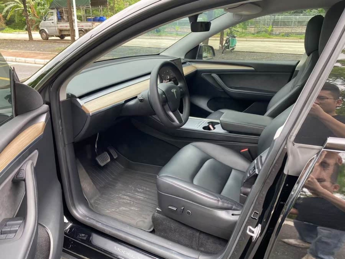 特斯拉 Model Y  2022款 改款 后輪驅(qū)動版圖片