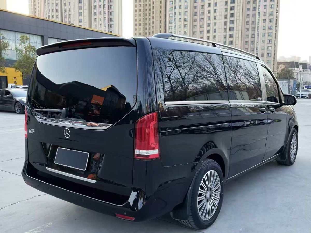 奔馳 V級(jí)  2021款 V 260 L 長(zhǎng)軸距尊貴版圖片