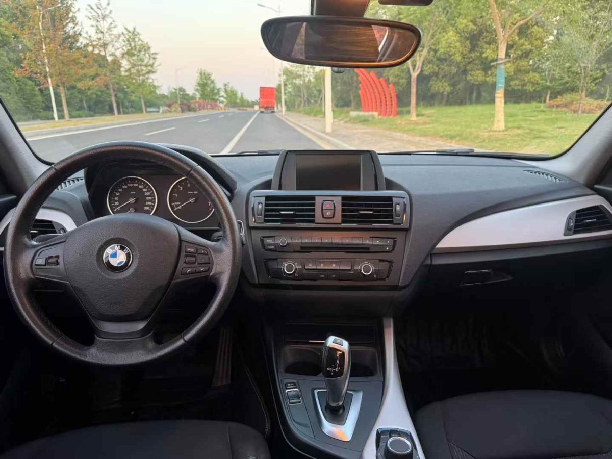 寶馬 寶馬i3  2014款 BMW i3 帶增程發(fā)動機(jī)圖片