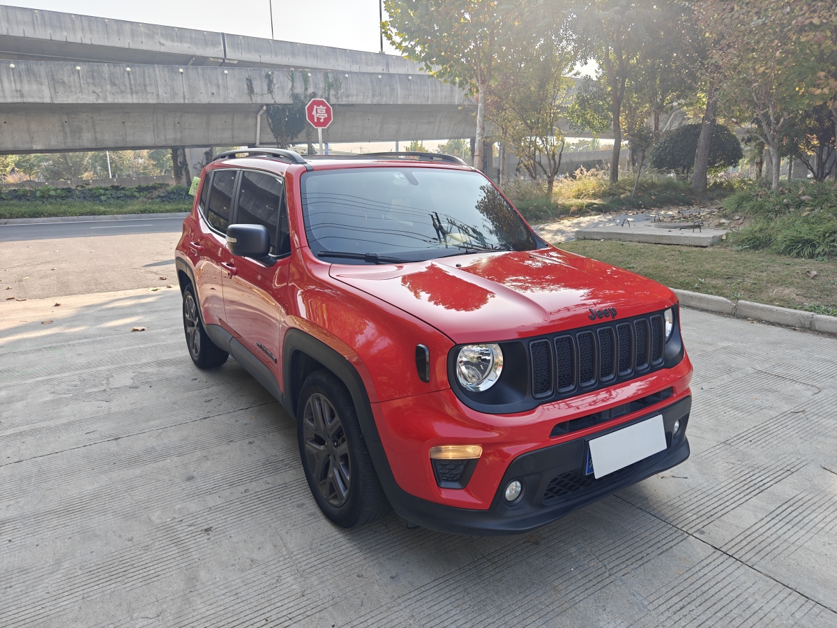 Jeep 自由俠  2021款 220T 自動(dòng)80周年紀(jì)念版圖片