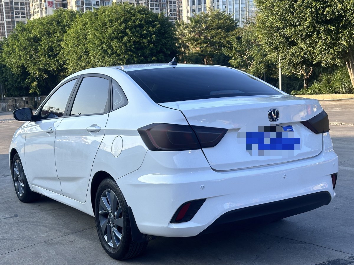 長(zhǎng)安 逸動(dòng)DT  2018款 1.6L 手動(dòng)智享型圖片