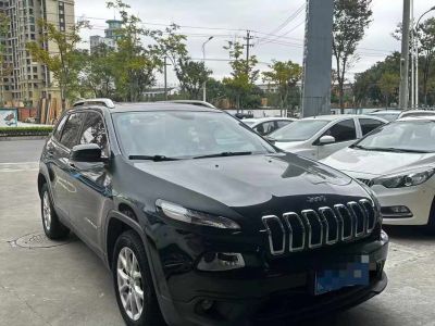 2017年1月 Jeep 自由光 2.0L 優(yōu)越版圖片