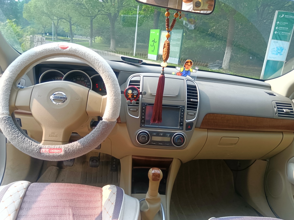 日產(chǎn) 軒逸  2012款 經(jīng)典 1.6XE 手動(dòng)舒適版圖片
