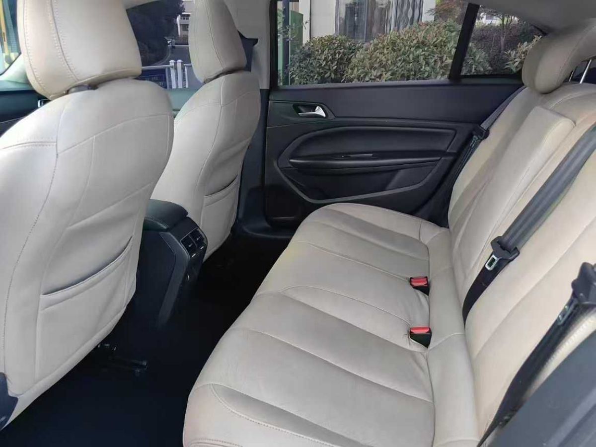 標致 408  2015款 1.2T 自動榮耀版圖片