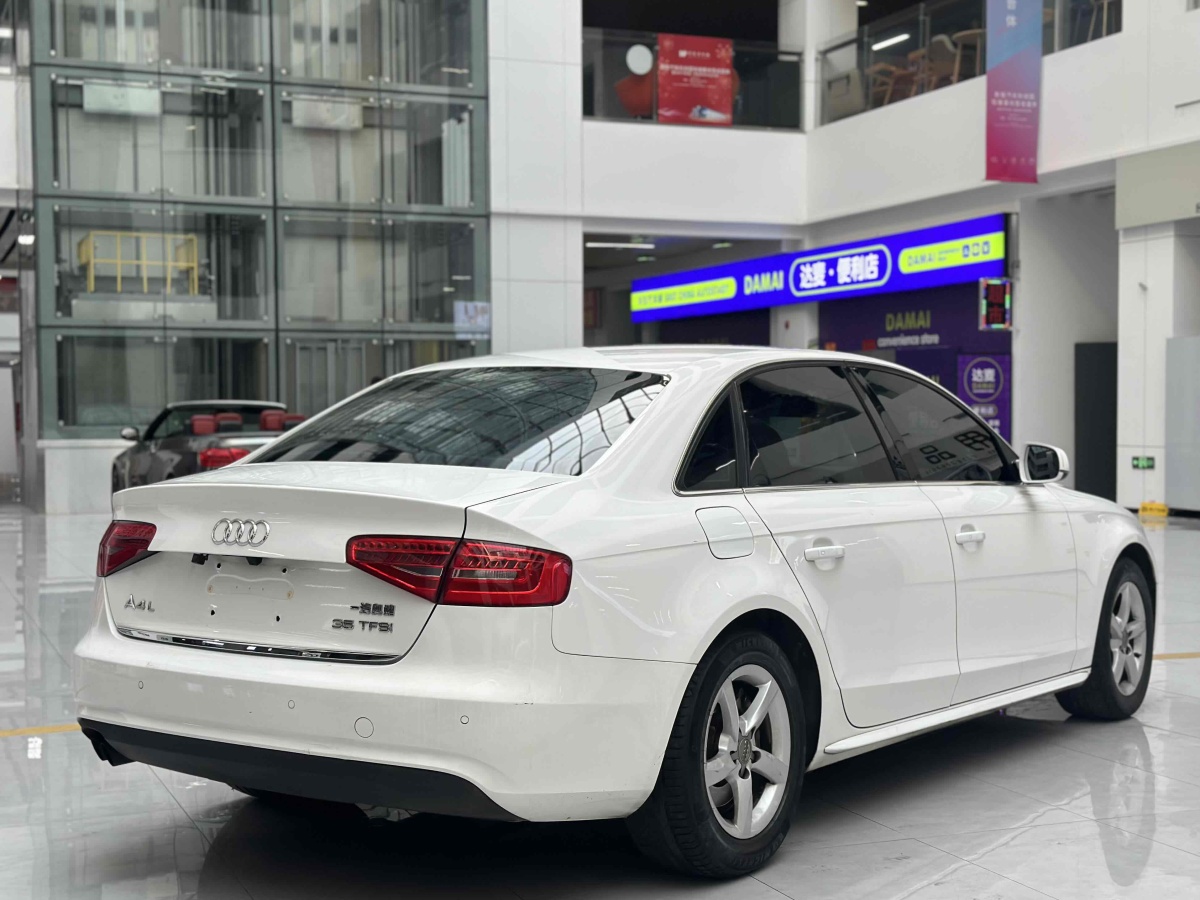 奥迪 奥迪A4L  2013款 35 TFSI 自动标准型图片