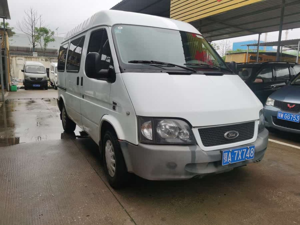 福特 經(jīng)典全順  2016款 2.8T柴油短軸6座中頂多功能車JX493ZLQ4圖片