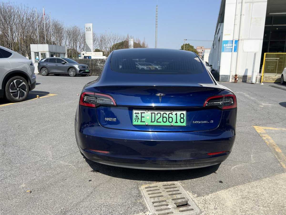 特斯拉 Model 3  2019款 標(biāo)準(zhǔn)續(xù)航后驅(qū)升級(jí)版圖片