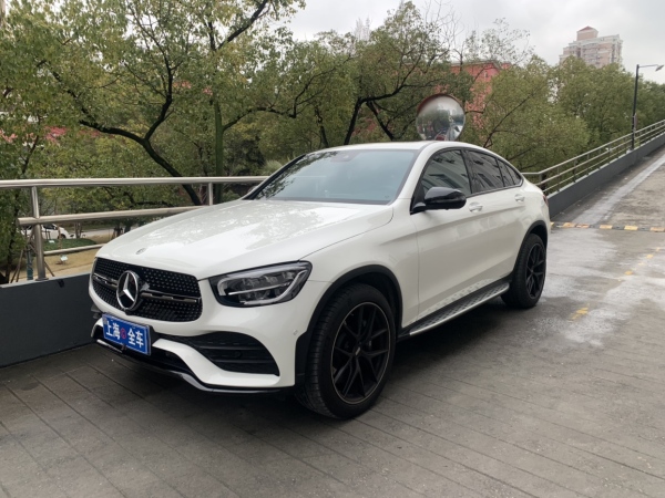 奔驰 奔驰GLC  2023款 GLC 300 4MATIC 轿跑SUV