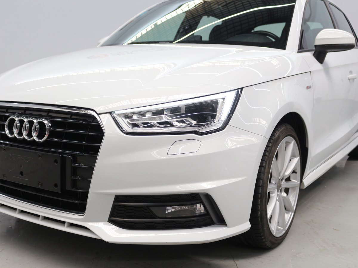 2016年1月奧迪 奧迪A1  2016款 30 TFSI Sportback S Line運動版