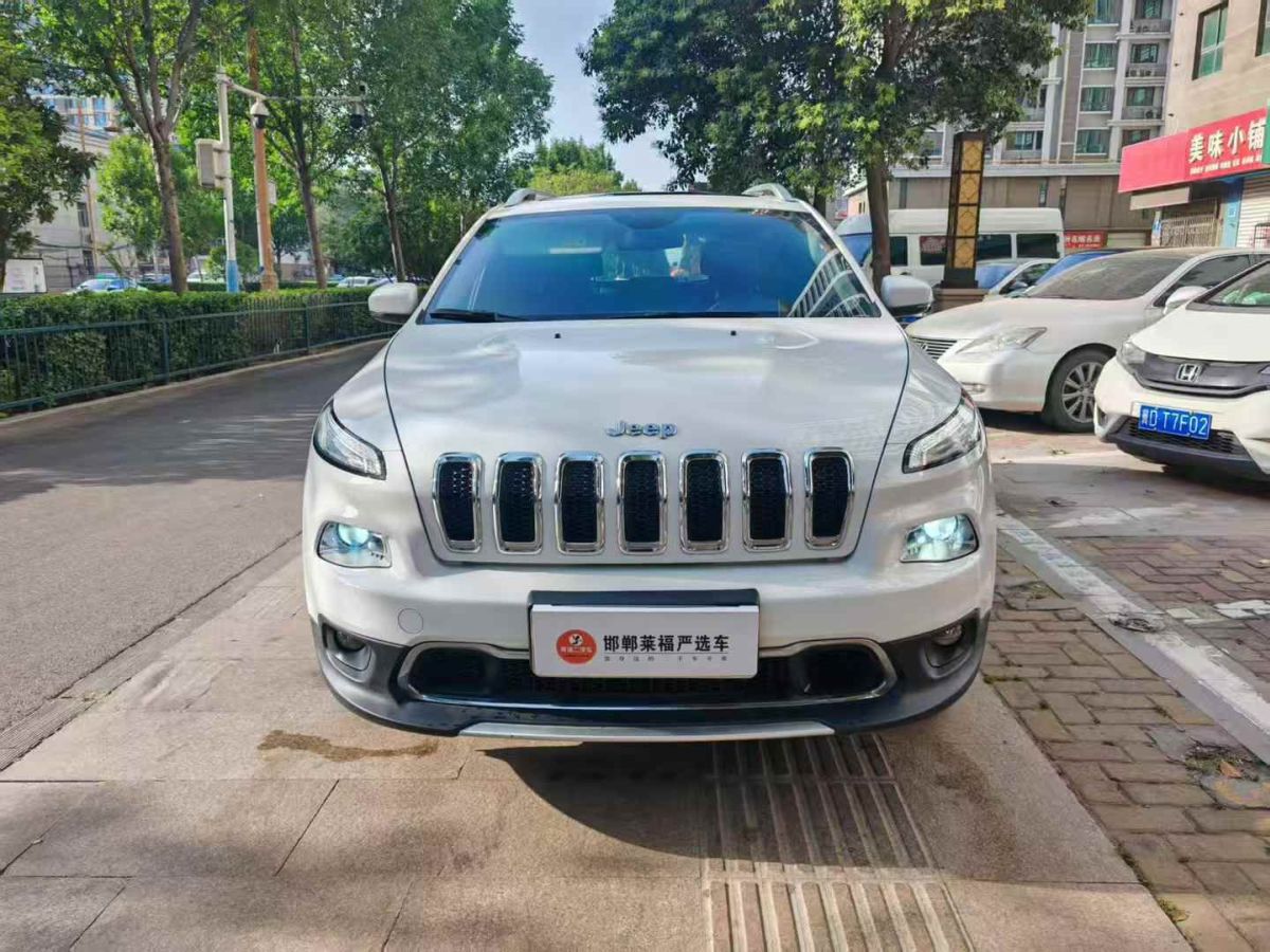 Jeep 自由光  2017款 2.0L 優(yōu)越版圖片
