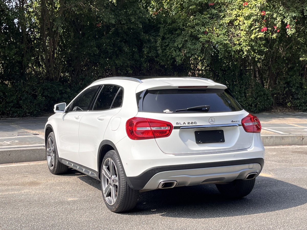 奔馳 奔馳GLA  2017款 GLA 220 4MATIC 時尚型圖片