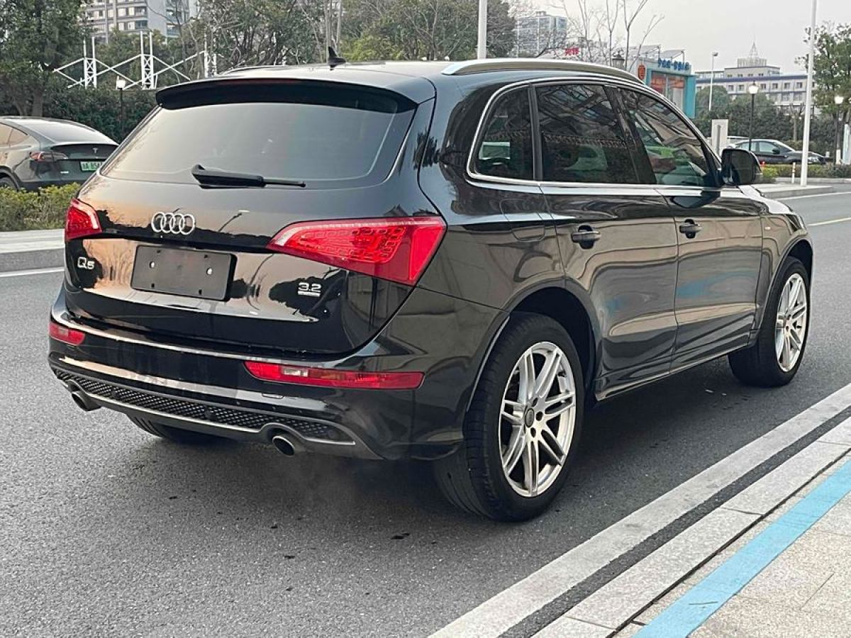 奧迪 奧迪Q5  2010款 2.0TFSI 運(yùn)動(dòng)版圖片