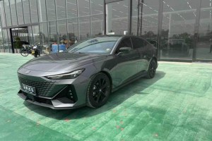 長安UNI-V 長安 1.5T 尊貴型