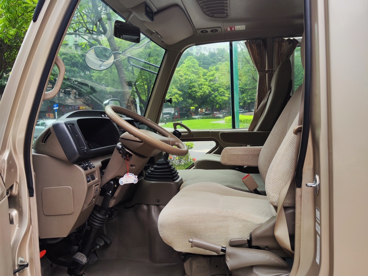 丰田 柯斯达  2015款 4.0L豪华车GRB53L-ZCMEK 20座图片