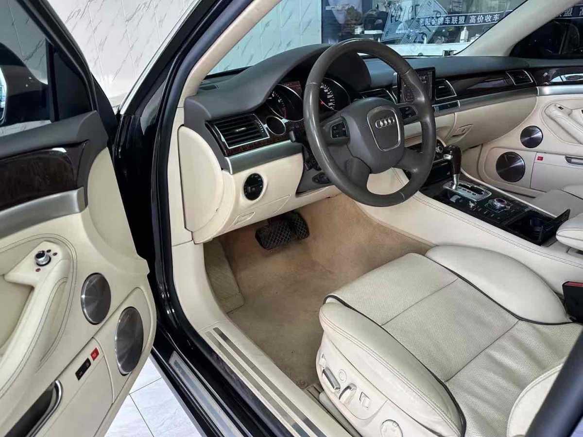 奧迪 奧迪A8  2010款 A8L 3.0 FSI 百年紀(jì)念版圖片