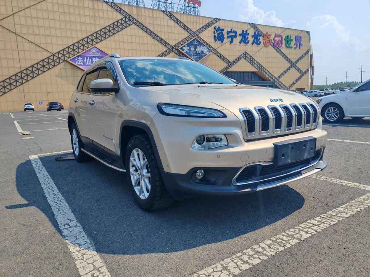Jeep 自由光  2016款 2.4L 專業(yè)版圖片