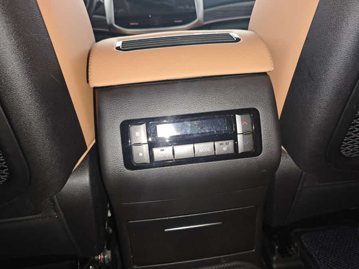 哈弗 H9  2022款 2.0T 汽油四驅(qū)豪華型 7座圖片