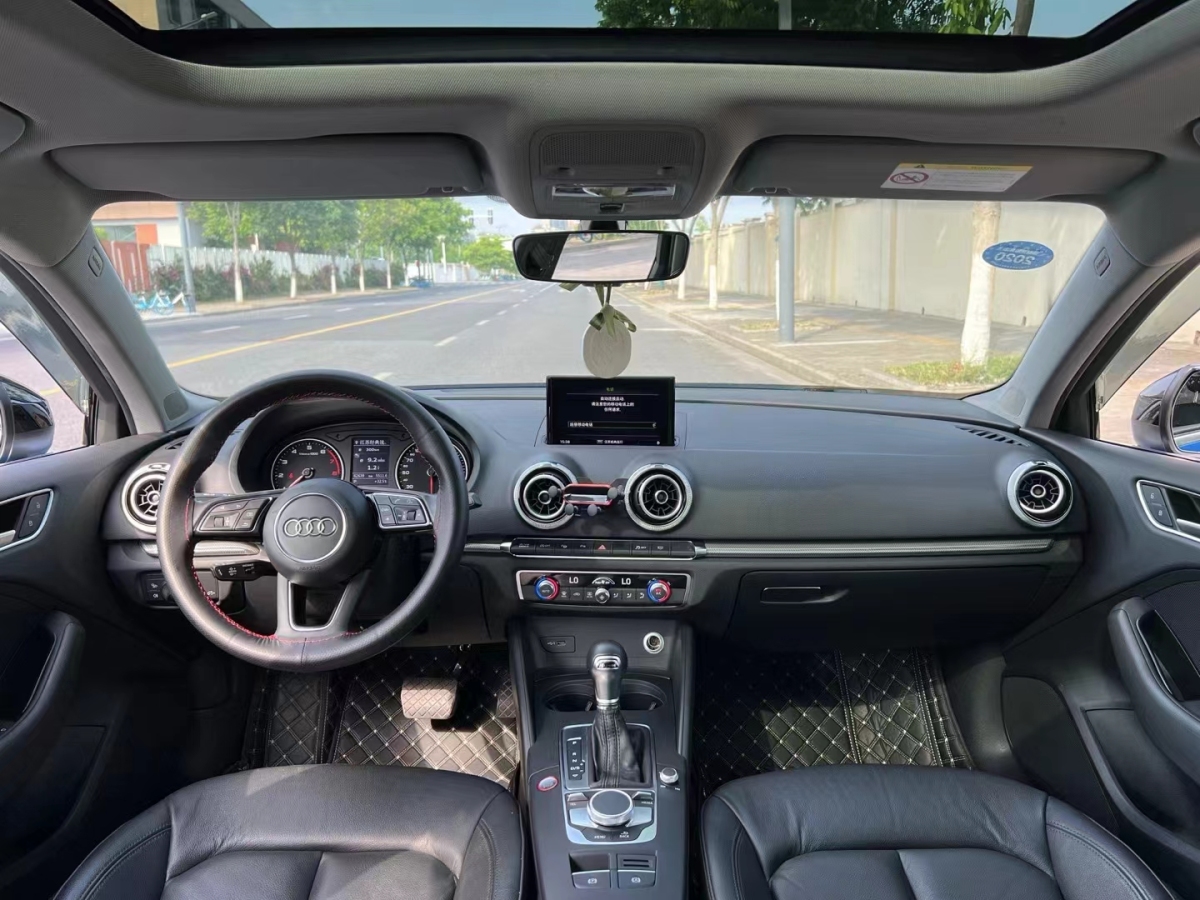 奥迪 奥迪A3  2018款 30周年年型 Limousine 40 TFSI 风尚型图片