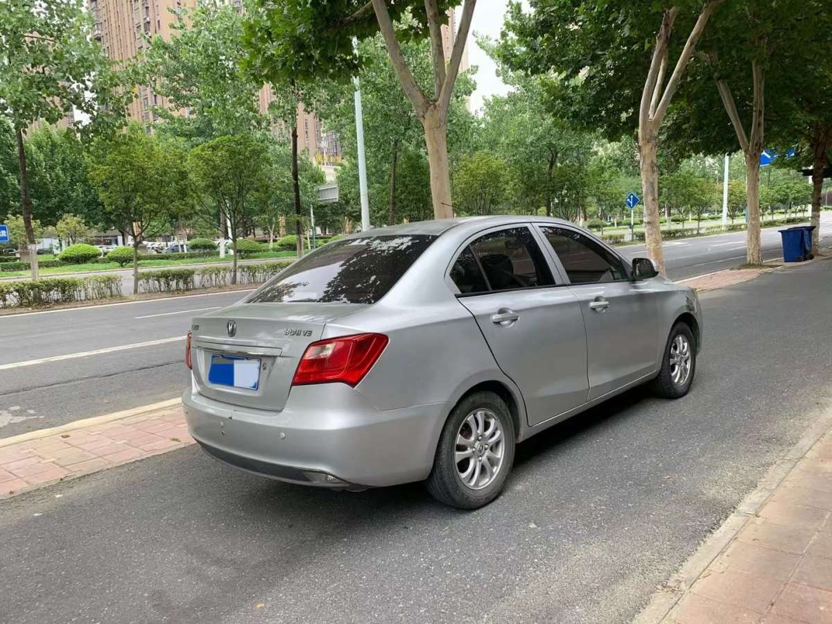 长安 悦翔V3  2012款 1.3L 手动标准型图片