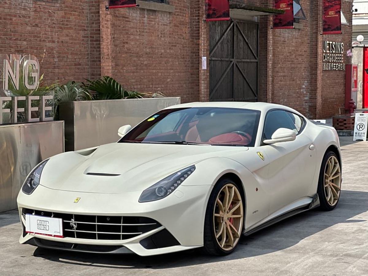 法拉利 F12berlinetta  2013款 6.3L 標(biāo)準(zhǔn)型圖片