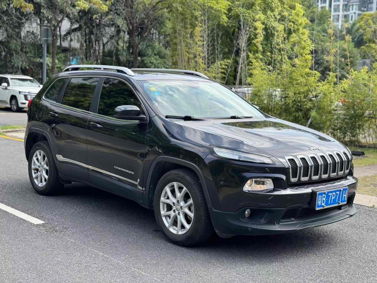 Jeep 自由光  2016款 2.4L 領(lǐng)先版圖片