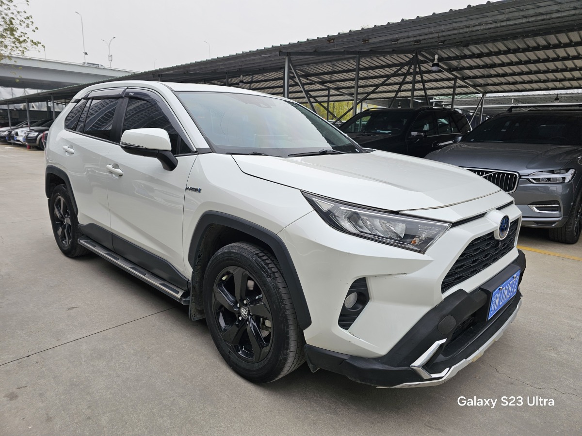 豐田 RAV4榮放  2020款 雙擎 2.5L CVT四驅(qū)精英PLUS版圖片