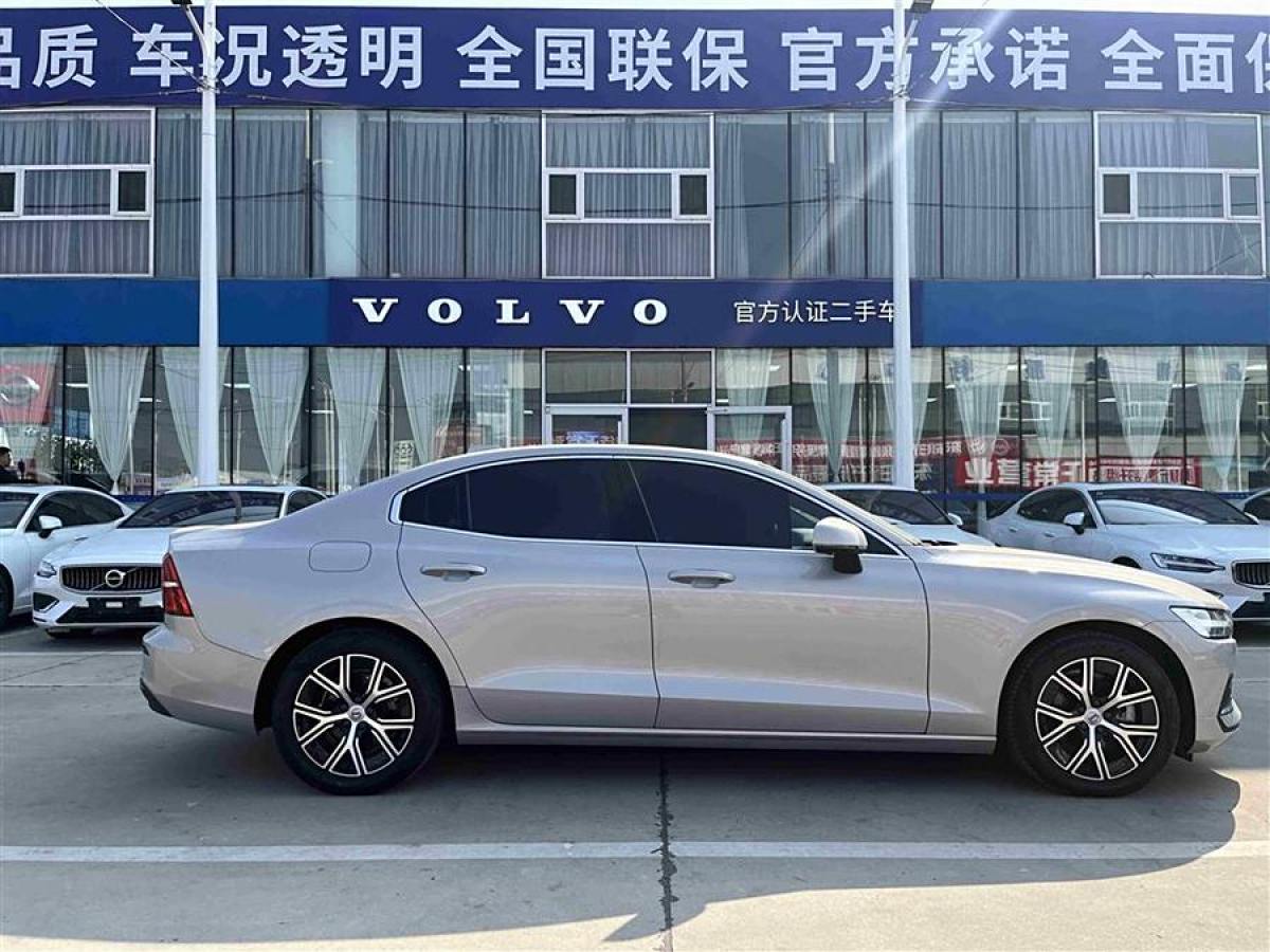 沃爾沃 V60  2023款 B4 智逸豪華版圖片