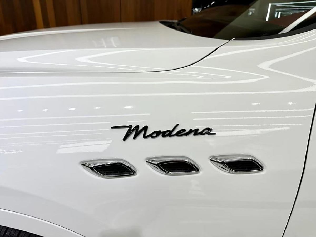 瑪莎拉蒂 Levante  2023款 3.0T Modena圖片