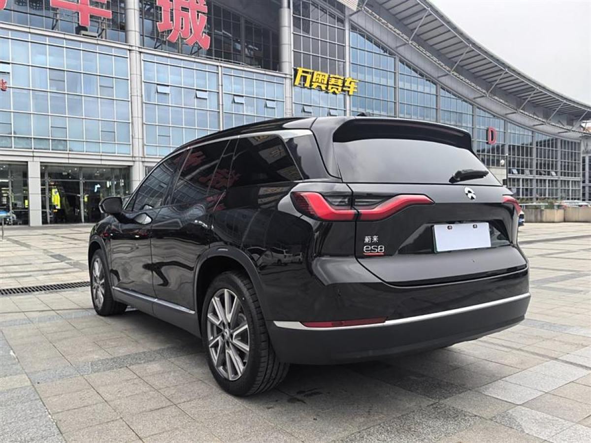 蔚來 ES8  2020款 415KM 基準(zhǔn)版 六座版圖片