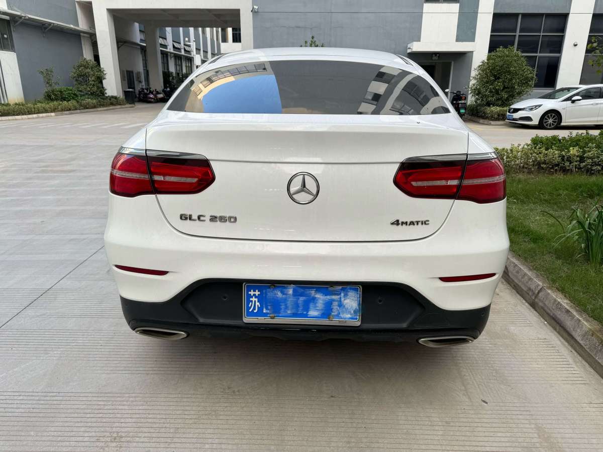 奔馳 奔馳GLC  2022款 改款 GLC 260 4MATIC 轎跑SUV圖片