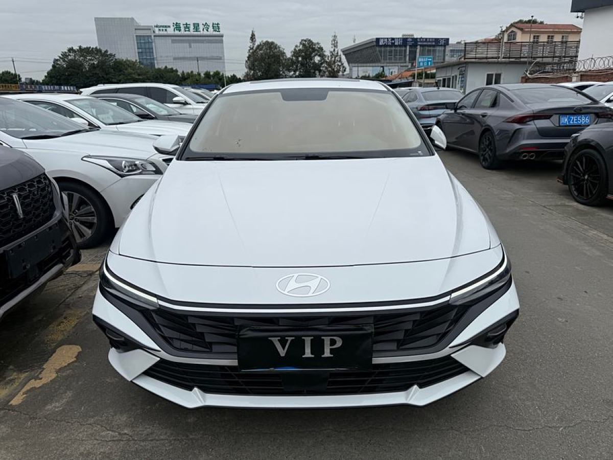 現(xiàn)代 伊蘭特  2023款 1.5L CVT GLX精英版圖片