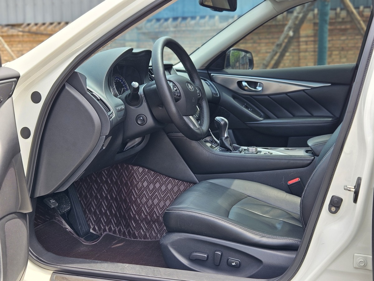 英菲尼迪 Q50  2014款 2.0T 豪華版圖片