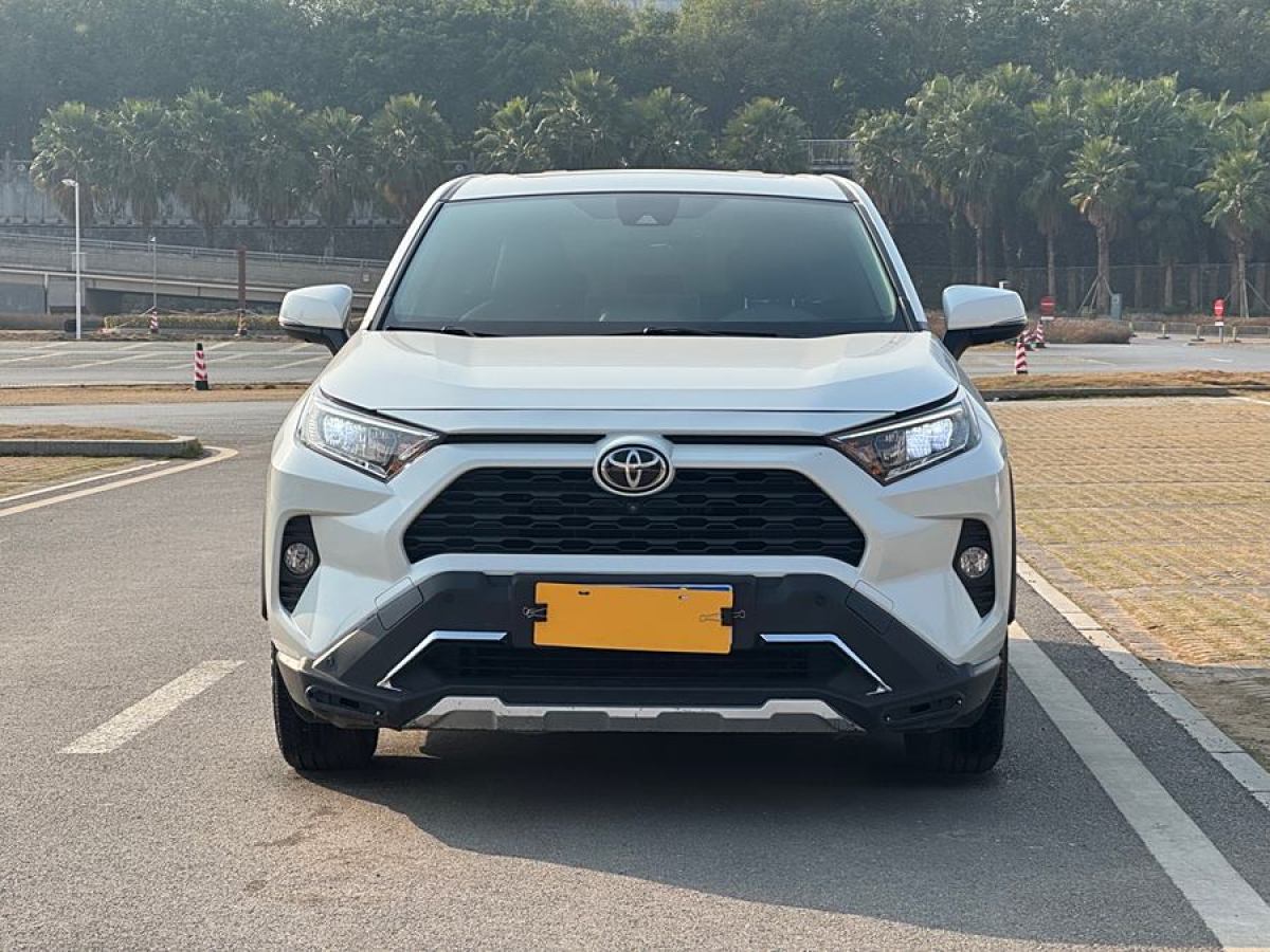 豐田 RAV4榮放  2020款 2.0L CVT四驅(qū)風(fēng)尚版圖片