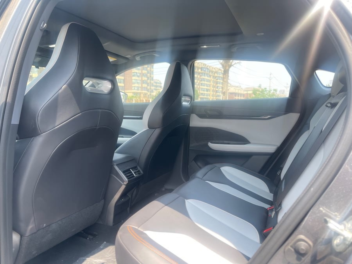 長(zhǎng)安 長(zhǎng)安UNI-V 智電iDD  2024款 藍(lán)鯨智電iDD 136km 智尊型圖片