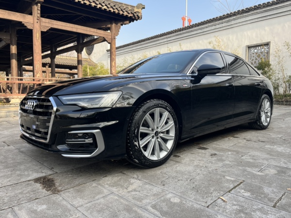 奥迪 奥迪A6L  2023款 45 TFSI 臻选动感型