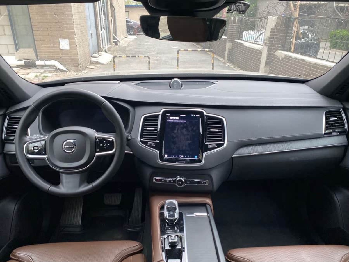 沃爾沃 XC90新能源  2022款 改款 E驅(qū)混動(dòng) T8 智尊豪華版 7座圖片