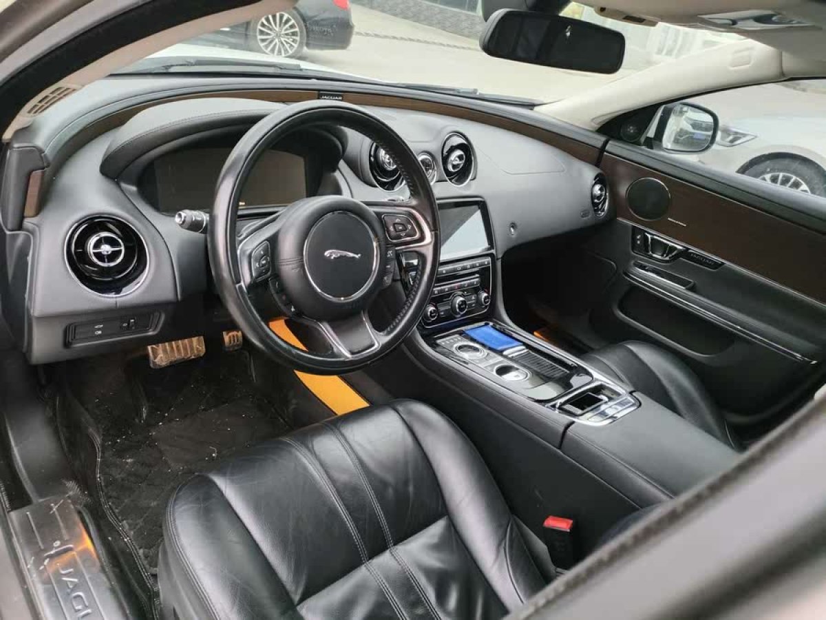 捷豹 XJ  2016款 XJL 3.0 SC 兩驅(qū)典雅商務(wù)版圖片