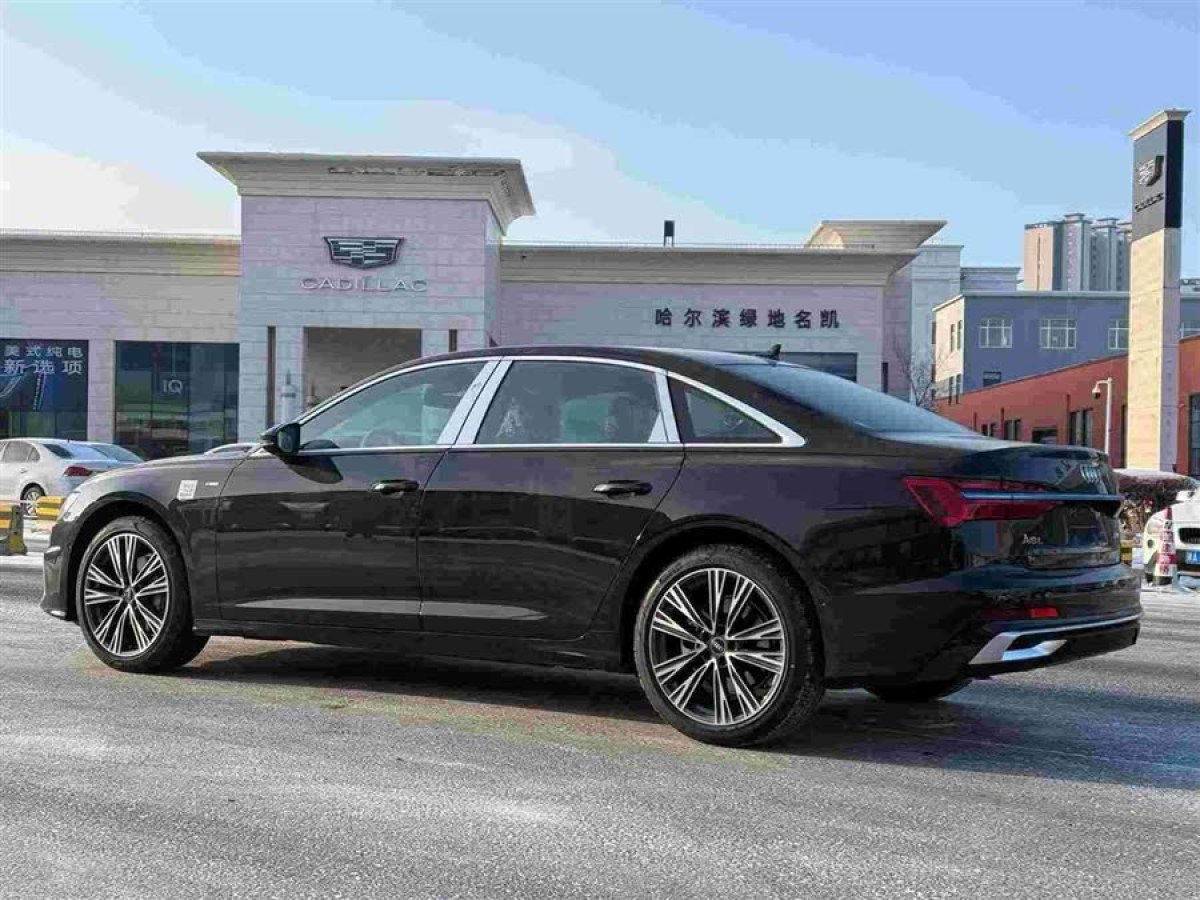 奧迪 奧迪A6L  2025款 改款 45 TFSI quattro 臻選動感型圖片