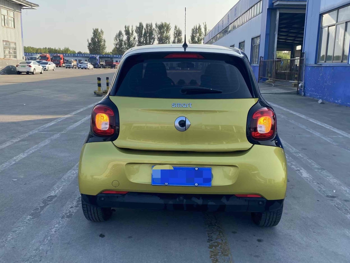 smart forfour  2016款 1.0L 52千瓦靈動(dòng)版圖片