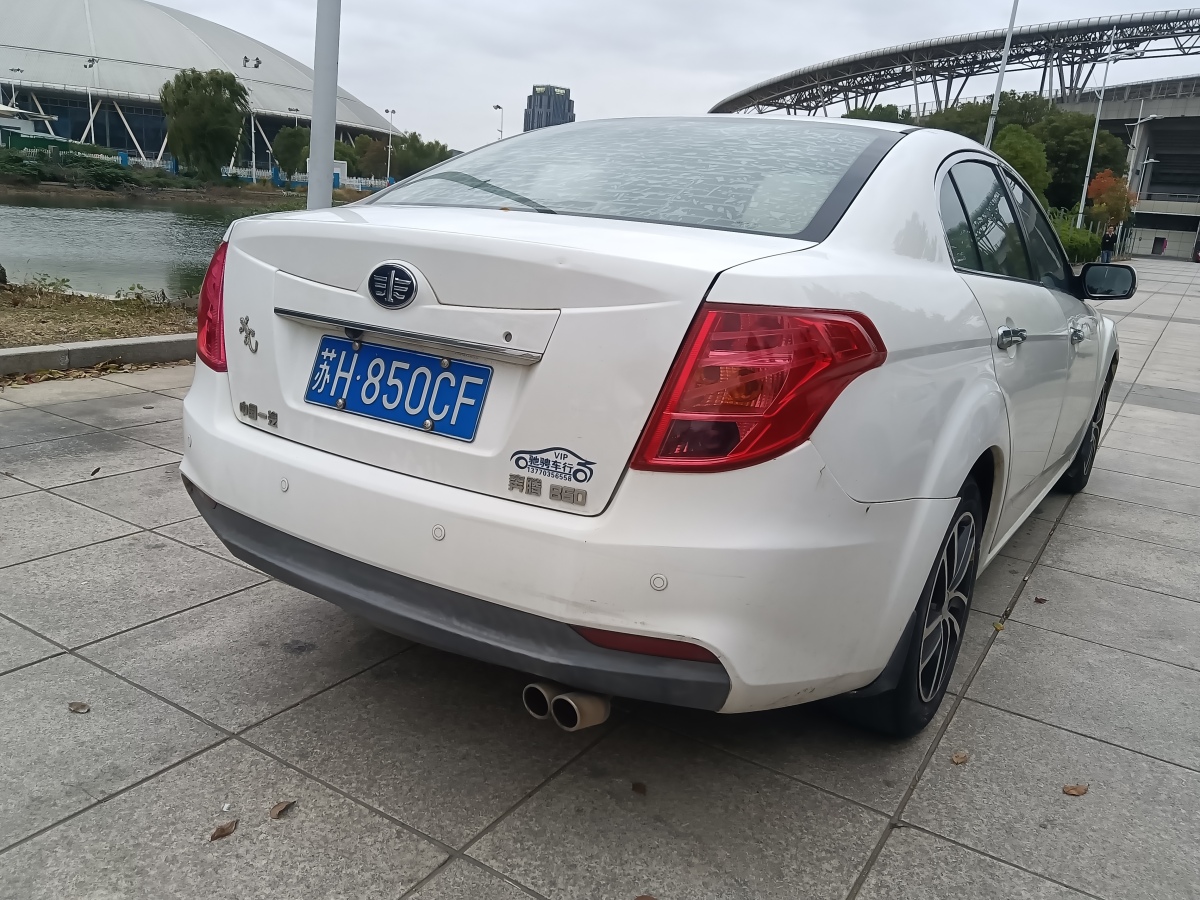 奔騰 B50  2013款 1.6L 手動(dòng)豪華型圖片