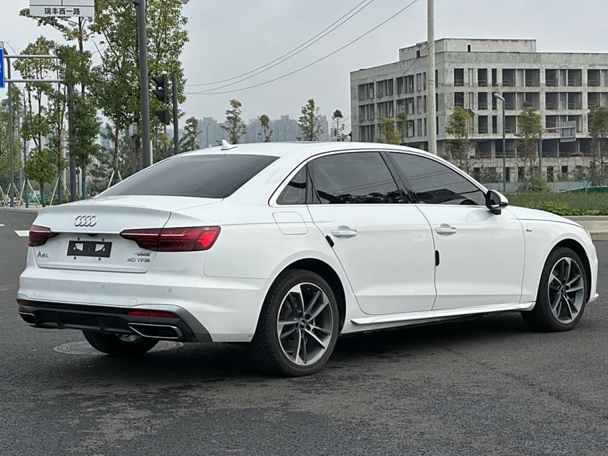 奧迪 奧迪A4L  2022款 40 TFSI 時(shí)尚動(dòng)感型圖片